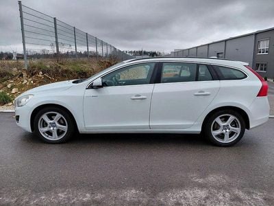 Second-hand Volvo V60 Momentum 163 CP (119 kW) 2011 Alb Break