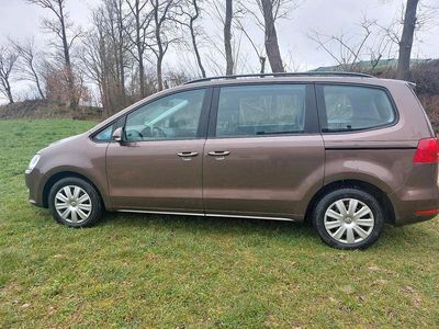 Gebraucht VW Sharan Trendline 140 PS (102 kW) 2010 Braun Van / Kleinbus