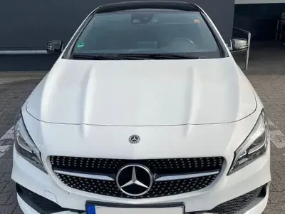 Używany Mercedes CLA250 Shooting Brake Night 211 KM (155 kW) 2018 Biały Kombi