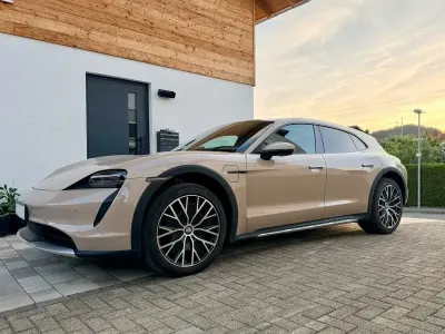 Gebraucht Porsche Taycan 4 Cross Turismo Cross Turismo 350 kW (476 PS) 2023 Beige Kombi