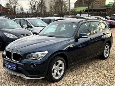 Gebraucht BMW X1 Advantage 184 PS (135 kW) 2014 Midnight blue metallic (metallic) SUV