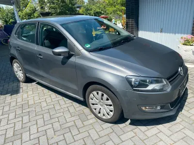 Gebraucht VW Polo 75 PS (55 kW) 2011 Grau Kleinwagen