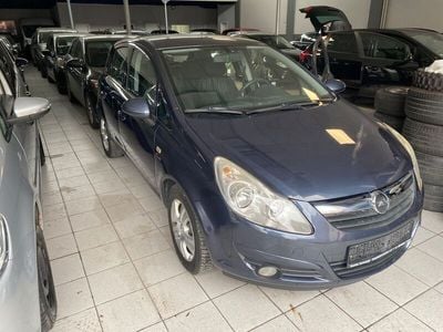 Grün Gebraucht 2010 Opel Corsa Limousine | 1.949 € (Guter Preis)