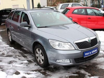Grau Gebraucht 2012 Skoda Octavia Active Kombi | 4.999 € (Superpreis)