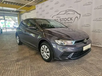 Gebraucht VW Polo Life 95 PS (69 kW) 2023 Rauchgrau met. Kleinwagen