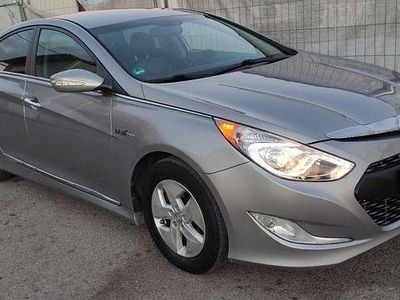 Grau Gebraucht 2012 Hyundai Sonata Hybrid Limousine | 4.200 €