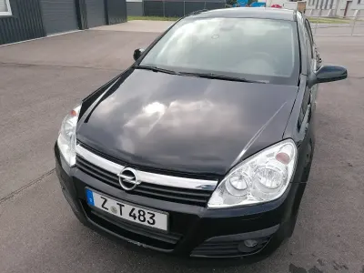 Gebraucht Opel Astra Edition 140 PS (102 kW) 2005 Schwarz Kleinwagen
