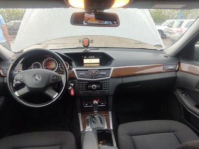 Mercedes E200