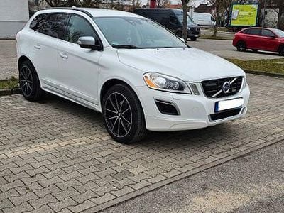 Weiß Gebraucht 2011 Volvo XC60 R-Design SUV | 14.700 € (Teuer)
