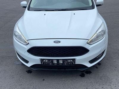 Usata Ford Focus Business Edition 125 CV (91 kW) 2015 Bianco Berlina