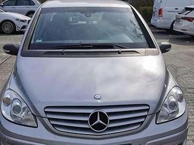 Mercedes B180
