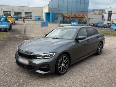 Gebraucht BMW 318 150 PS (110 kW) 2019 Grau Limousine