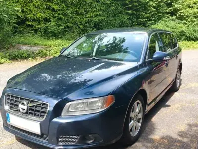 Gebraucht Volvo V70 109 PS (80 kW) 2009 Blau Kombi