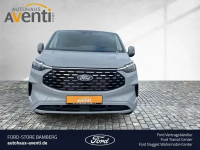 Neu Ford Tourneo Custom Titanium 150 PS (110 kW) 2026 Grau Van