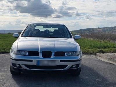 Second-hand Seat Leon 180 CP (132 kW) 2002 Argintiu Hatchback