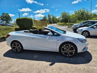 Gebraucht Opel Cascada Innovation 170 PS (125 kW) 2015 Weiß Cabrio