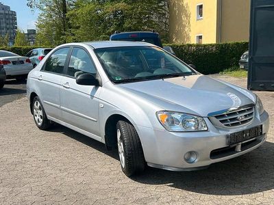 Second-hand Kia Cerato 105 CP (77 kW) 2005 Argintiu Berlinǎ