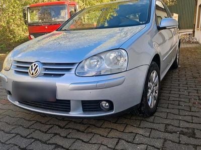 Usata VW Golf IV 75 CV (55 kW) 2005 Argento Berlina