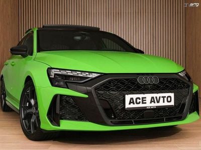 Neu Audi RS3 Sport 400 PS (294 kW) 2026 Grün Limousine