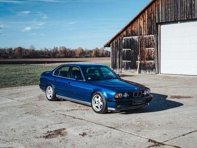 Usata BMW M5 Performance 340 CV (250 kW) 1992 Blu Station wagon