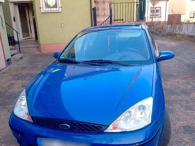 Gebraucht Ford Focus 101 PS (74 kW) 2002 Blau Kleinwagen