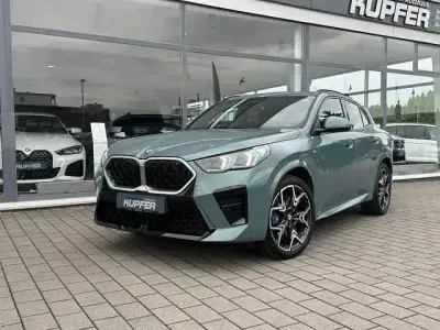 Gebraucht BMW X2 Sport Line 301 PS (221 kW) 2025 Capeyork green SUV