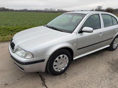 Silber Gebraucht 2006 Skoda Octavia Limousine | 3.999 €