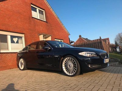 BMW 523