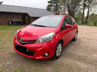 Usado Toyota Yaris Multidrive S 99 HP (72 kW) 2013 Vermelho Citadino