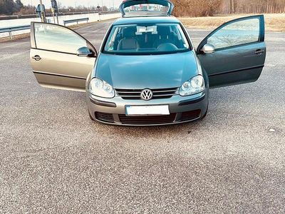 Grün Gebraucht 2004 VW Golf IV Kleinwagen | 3.900 € (Teuer)