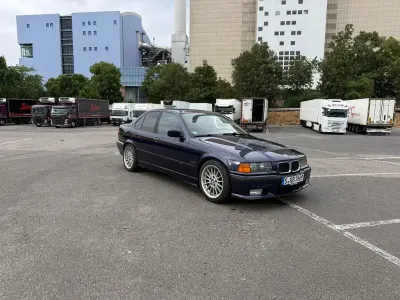 Gebraucht BMW 328 M Sport 193 PS (141 kW) 1996 Blau Limousine