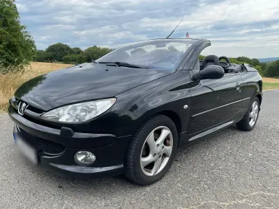 Gebraucht Peugeot 206 CC 108 PS (79 kW) 2004 Schwarz Cabrio