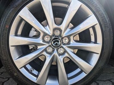 Soul red crystal metallic (metallic) Gebraucht 2025 Mazda 3 Exclusive Limousine | 24.480 € (Guter Preis)