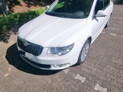Używany Skoda Superb 160 KM (117 kW) 2008 Biały Sedan/Limuzyna