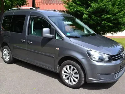 Gebraucht VW Caddy Trendline 105 PS (77 kW) 2012 Natural grey metallic Van / Kleinbus
