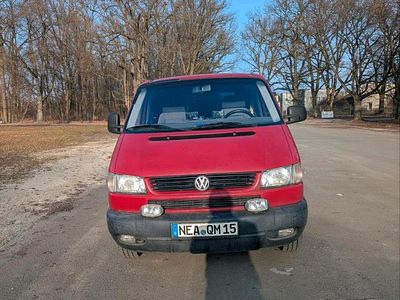 Rot Gebraucht 1996 VW Caravelle Van / Kleinbus | 6.000 €