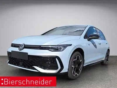 Używany VW Golf VIII R-line 150 KM (110 kW) 2025 Niebieski Sedan/Limuzyna
