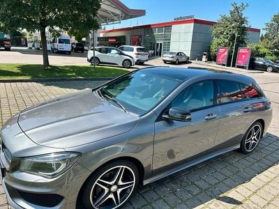 Grau Gebraucht 2016 Mercedes CLA200 Shooting Brake AMG line Kombi | 15.400 € (Fairer Preis)