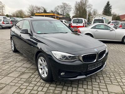 Schwarz Gebraucht 2015 BMW 320 Comfort Edition Coupé | 10.950 € (Fairer Preis)