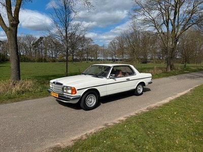 Usata Mercedes 280 185 CV (136 kW) 1979 Bianco Coupé