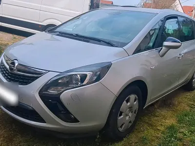 Używany Opel Zafira Tourer 140 KM (102 kW) 2012 Minivan