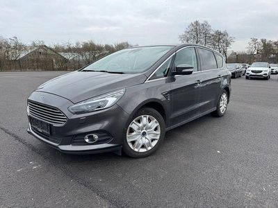 Gebraucht Ford S-MAX Titanium 160 PS (117 kW) 2017 Grau Van / Kleinbus