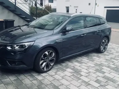 Gebraucht Renault Mégane GrandTour Bose Edition 159 PS (116 kW) 2018 Grau Kombi