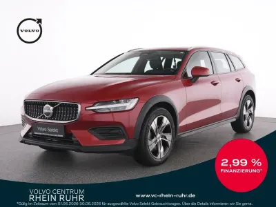 Gebraucht Volvo V60 CC Plus 197 PS (144 kW) 2024 Rot fusion red / metallic Kombi
