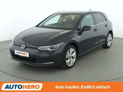 Gebraucht VW Golf VIII Style 131 PS (96 kW) 2020 Uranograu/cinza urano Limousine