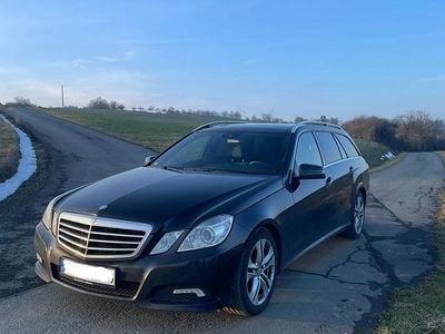 Gebraucht Mercedes E220 170 PS (125 kW) 2010 Schwarz Kombi