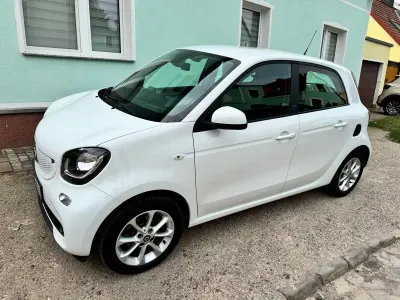 Gebraucht Smart ForFour Electric Drive 60 kW (82 PS) 2019 Weiß Kleinwagen