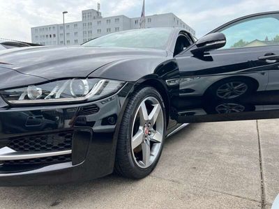 gebraucht Jaguar XE XE20d Aut. R-Sport