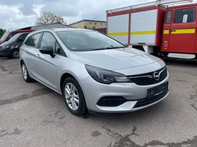 Używany Opel Astra Edition 122 KM (89 kW) 2021 Srebrny Kombi