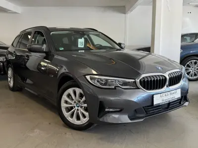 Używany BMW 330e Sport Line 184 KM (135 kW) 2021 Szary Kombi